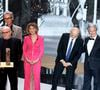 La troupe du Splendid a vu des histoires d'amour se faire et se défaire
César d'anniversaire pour le Splendid : Josiane Balasko, Michel Blanc, Thierry Lhermitte, Marie-Anne Chazel, Gérard Jugnot, Christian Clavier, Bruno Moynot sur scène lors de la 46ème cérémonie des César à l'Olympia à Paris © Bertrand Guay/ Pool / Bestimage