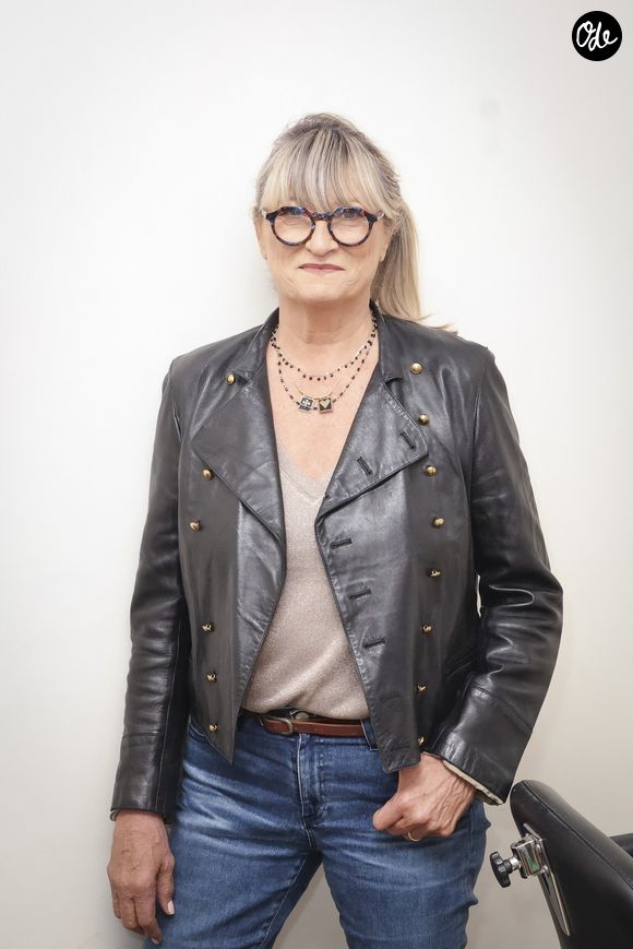 "Là pour tout vous dire on est dans son endroit secret donc je ne vais pas vous dire où c’est. Parce qu’on n’a pas tellement envie qu’il y ait des gens qui viennent trop", a expliqué la chroniqueuse.

Christine Bravo, Backstage de "TBT9" présenté par C.Hanouna, et diffusé en direct sur W9, Paris, France, le 16 octobre 2025.

© Jack Tribeca / Bestimage