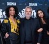 Baptisé "Iep's", cette série est produite par Luc Besson.
Luc Besson avec sa femme Virginie Besson-Silla et ses enfants Thalia Besson, Mao Besson et Sateen Besson assistant à l'avant-première de Dogman à l'UGC Normandie à Paris, France, le 19 septembre 2023. Photo par Aurore Marechal/ABACAPRESS.COM