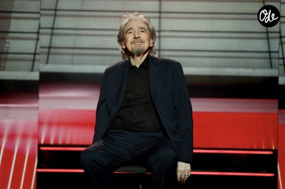 Exclusif - Serge Lama lors de l'enregistrement de l'émission "Serge Lama, le dernier rappel" présentée par F. Bollaert, diffusée le vendredi 21 novembre 2025 sur France 3 à 21h10, au théâtre Marigny à Paris, France, le 29 avril 2025. © Clovis-Moreau/Bestimage