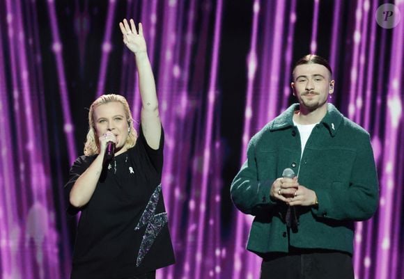 Exclusif - Emma Peters et Pierre Garnier - Enregistrement du concert "Nos voix pour toutes", au profit de La fondation des femmes, à l'Adidas Arena à Paris, diffusée le 11 décembre sur TMC
© Coadic Guirec-Cyril Moreau / Bestimage