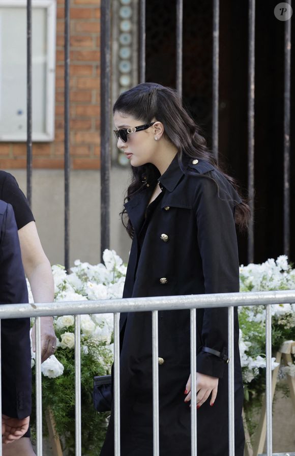 Cylia Chasman, une des filles de la défunte - Arrivées aux obsèques de N.Farès en l'église Saint-Jean-de-Montmartre à Paris, le 24 avril 2026. N.Farès est décédée le 17 avril 2026 à l'âge de 57 ans, quelques jours après un "incident cardiaque" survenu le 12 avril 2026 dans la piscine du complexe sportif, Blanche (9ème).
© Jacovides / Borde / Bestimage