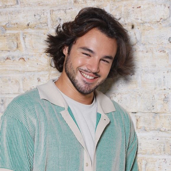 Sur Twitch, il a révélé la raison que la production lui a donnée
Exclusif - Anthony Colette en prise de vue studio en marge du tournage du clip "Je garde le sourire !" de l'association Laurette Fugain dans les Studios de l'Usine à Paris, France, le 19 septembre 2024. © Christophe Clovis/Bestimage