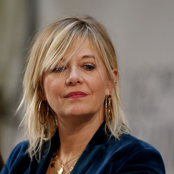 Flavie Flament - F. Flament et B. Magimel, marraine et parrain de la 162ème vente des vins des hospices de Beaune le 20 novembre 2022. Ce dimanche, pas moins de 802 pièces étaient mises aux enchères avec un résultat total de 28 978 500 Euros, le record est littéralement ''atomisé'' puisque la vente la plus lucrative pour l'hôpital de Beaune datait de 2018 avec... 13,9 M Euros.
Le record pour la "Pièce des présidents », corton grand cru, fût de prestige traditionnellement dédié à une oeuvre caritative, a été battu et a été adjugée à 810.000 euros.
Le produit de la vente sera reversé à deux associations "Princesse Margot" qui accompagne les enfants atteints du cancer et leur famille et l'association de F. Flament et B. Magimel "Vision du monde" présente dans le monde partout où il y a des enfants en souffrance. © Pascal Fayolle/Bestimage
