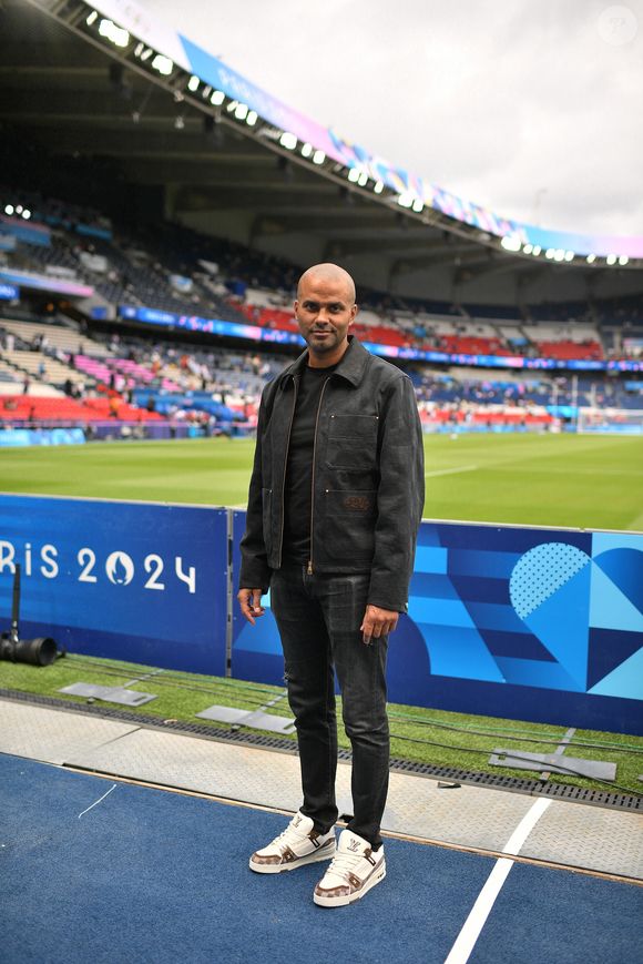 Tony Parker avant l'épreuve finale de football opposant la France à l'Espagne lors des Jeux Olympiques de Paris 2024 (JO) au Parc des Princes, à Paris, France, le 9 août 2024. © Jacovides-Perusseau/Bestimage