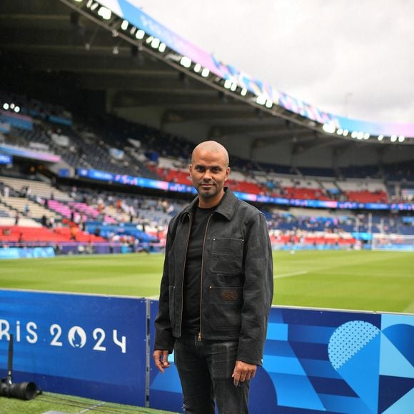Tony Parker avant l'épreuve finale de football opposant la France à l'Espagne lors des Jeux Olympiques de Paris 2024 (JO) au Parc des Princes, à Paris, France, le 9 août 2024. © Jacovides-Perusseau/Bestimage