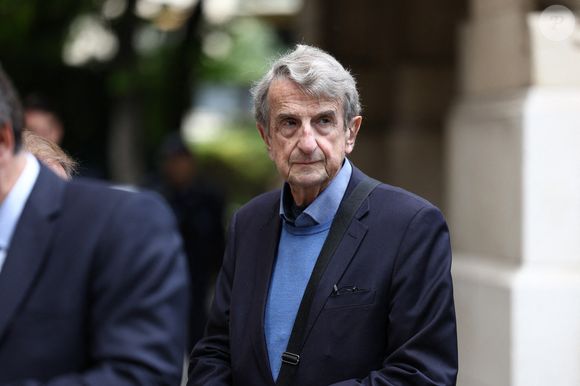 Philippe Rochot lors de la cérémonie d'enterrement de Daniel Bilalian à l'église Saint-Pierre de Neuilly-sur-Seine, près de Paris, France, le 22 mai 2025. Photo par Raphael Lafargue/ABACAPRESS.COM