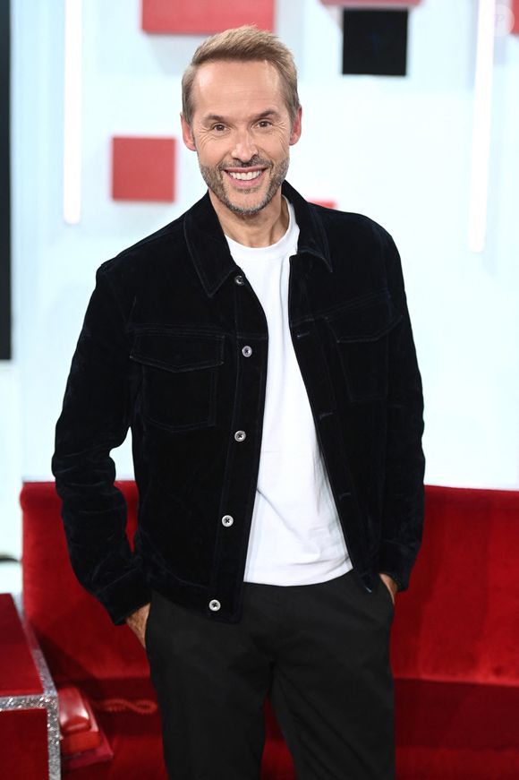 Exclusif - Damien Thevenot lors de l'enregistrement de l'émission Vivement Dimanche, au studio Rive gauche, à Paris, France, le 22 octobre 2025, présentée par M.Drucker, diffusée sur France 3 le 16 novembre 2025. © Guillaume Gaffiot/Bestimage