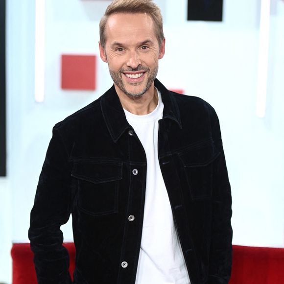 Exclusif - Damien Thevenot lors de l'enregistrement de l'émission Vivement Dimanche, au studio Rive gauche, à Paris, France, le 22 octobre 2025, présentée par M.Drucker, diffusée sur France 3 le 16 novembre 2025. © Guillaume Gaffiot/Bestimage