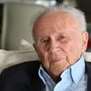 Philippe Bouvard, journaliste français, écrivain, homme de radio et de télévision, à son domicile, en interview télé avec le journaliste producteur Cyril Viguier à Cannes, le 27 février 2025.
© Bruno Bebert/Bestimage