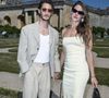 Ayant grandi dans le bush, vaste étendue désertique au cœur de l’Australie, Natasha Andrews s’est confiée au magazine "Gala" sur son enfance en pleine nature. 

Pierre Niney et Natasha Andrews au photocall du défilé Jacquemus de la mode homme Printemps/Été 2026 dans le cadre de la Fashion Week de Paris dans les jardins de l’Orangerie à Versailles, France, le 29, 2025. © Olivier Borde/Bestimage