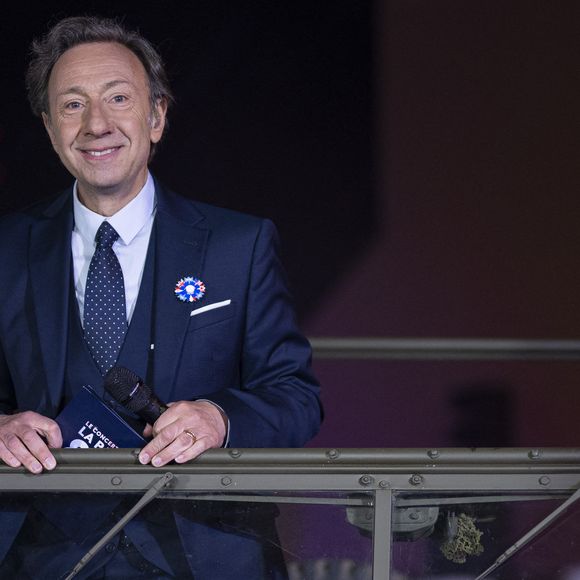 Exclusif - Stéphane Bern - Emission "Le concert pour la paix" sur les Champs-Elysées à Paris, retransmis en direct sur France 2, le 8 mai 2025. © Christophe Clovis - Pierre Perusseau / Bestimage