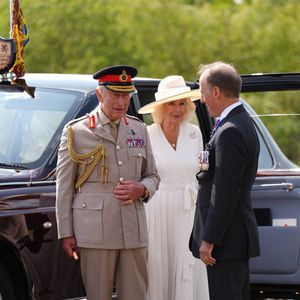 le 15 août, date qui correspond à la capitulation du Japon.

Le roi Charles III, en présence de sa femme la reine Camilla, a rendu hommage le 15 août 2025 aux soldats ayant servi en Asie et dans le Pacifique pendant la Seconde Guerre mondiale, rappelant le coût des conflits, pour le 80e anniversaire de la victoire des forces alliées sur le Japon.
©PA Wire/ABACAPRESS.COM