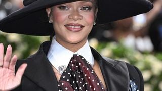 Rihanna est enceinte de son 3e enfant avec ASAP Rocky ! Elle officialise dans un costume déconstruit au gala du Met
