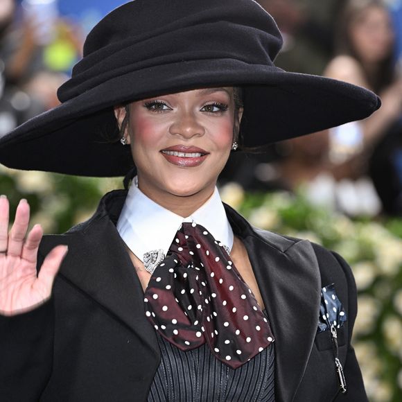 Rihanna est enceinte de son troisième enfant !


Rihanna au gala du Met, à New York 

Photo : Starmax / Bestimage