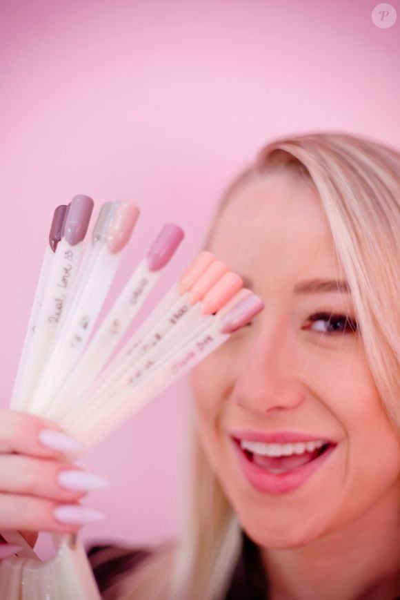 Rose laiteux, beige nude, pêche transparente ou lavande douce… Les couleurs deviennent plus subtiles et lumineuses.

Luiz Paulo R Santos  sur Unsplash