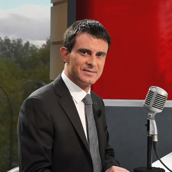 Mais il ne l'a pas accompagné au ministère des Outre Mers pour son retour au premier plan.
Exclusif - Le Premier ministre français, Manuel Valls, est interviewé par Apolline de Malherbe sur la radio RMC à Paris, France, le 26 février 2015. Photo Nicolas Briquet/ABACAPRESS.COM