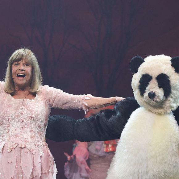Info - La chanteuse Chantal Goya s’est fait voler le costume de Pandi Panda après sa représentation à Mulhouse - Exclusif - Chantal Goya - Concert de Chantal Goya "Sur la route enchantée" au Palais des Congrès à Paris le 18 mai 2024. © Coadic Guirec/Bestimage