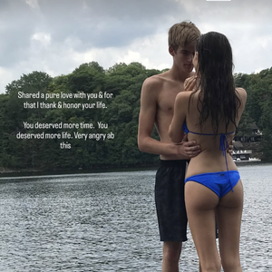 "J'ai partagé un amour pur avec toi et pour cela je remercie et j'honore ta vie. Tu méritais plus de temps. Tu méritais plus de vie. Je suis très en colère face à ça".

L'ex petite-amie de Presley Gerber réagit à sa disparition sur Instagram