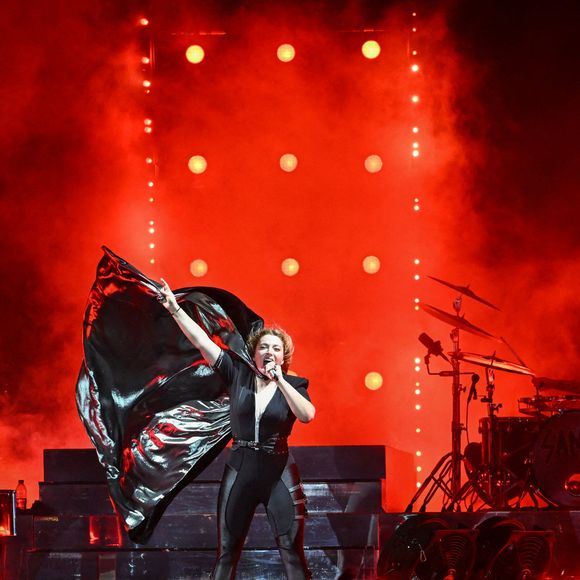 Santa, chanteuse, autrice, compositrice et productrice niçoise, en concert sur la scène Masséna durant la dernière soirée du Nice Jazz Fest 2025, le 27 juillet 2025. © Bruno Bebert/Bestimage