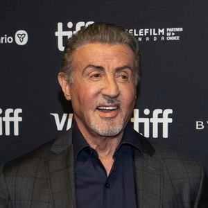 À 80 ans, Sylvester Stallone refuse de se conformer aux idées reçues sur le vieillissement et continue de multiplier les projets professionnels.

Sylvester Stallone au photocall du documentaire Netflix In Conversation With...Sylvester Stallone" lors du Festival international du film de Toronto (TIFF), à Toronto, Canada © Andrew Lahodynskyj/The Canadian Press/ZUMA Press/Bestimage