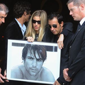 Valerie Bourdin assistant à la messe de funérailles de l'acteur et chanteur français Filip Nikolic à l'église orthodoxe de Sainte-Geneviève-des-Bois, au sud de Paris, France, le 24 septembre 2009. Photo par Frederic Nebinger/ABACAPRESS.COM