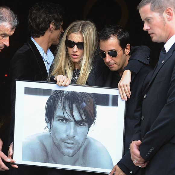 Valerie Bourdin assistant à la messe de funérailles de l'acteur et chanteur français Filip Nikolic à l'église orthodoxe de Sainte-Geneviève-des-Bois, au sud de Paris, France, le 24 septembre 2009. Photo par Frederic Nebinger/ABACAPRESS.COM