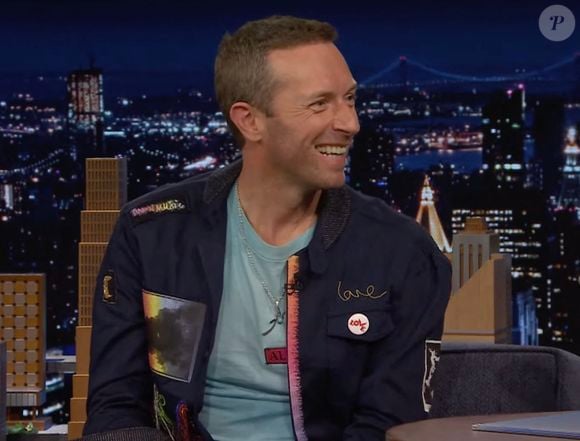 La rock star de Coldplay, Chris Martin, s'est déguisée en musicien ambulant pour tromper le public lors d'une émission de discussion télévisée.
Le chanteur devait apparaître au Tonight Show Starring Jimmy Fallon à New York pour promouvoir le nouvel album Moon Music.
© NBC via JLPPA/Bestimage