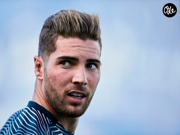 Et il en a aussi profité pour évoquer son enfance, en étant le fils de l'un des plus grands joueurs de l'histoire du football, à savoir Zinédine Zidane bien sûr. 

Luca Zidane lors du match de football de La Liga opposant le Real Sociedad au Real Madrid au Deportivo Alavés au stade Anoeta à Saint-Sébastien, Espagne, le 12 mai 2019. Real Sociedad a gagné 3-1.