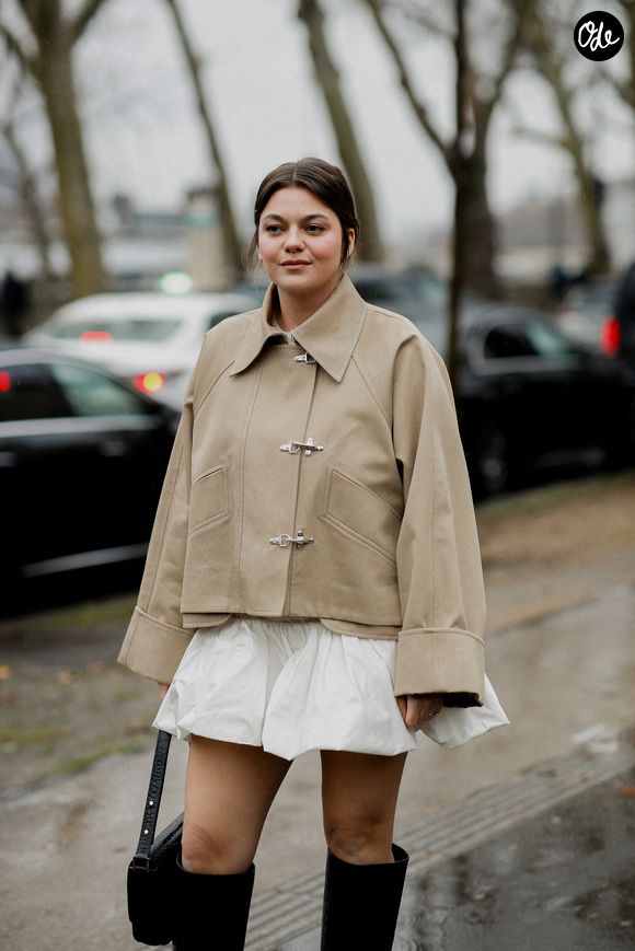 Personne n'avait interprété cette chanson en duo avec Marc Lavoine avant Louane.

Louane au défilé de prêt-à-porter Patou automne-hiver 2026-2027 au Palais de Tokyo, à Paris, le 25 janvier 2026. Photo de Marie-Paola Bertrand-Hillion/ABACAPRESS.COM
