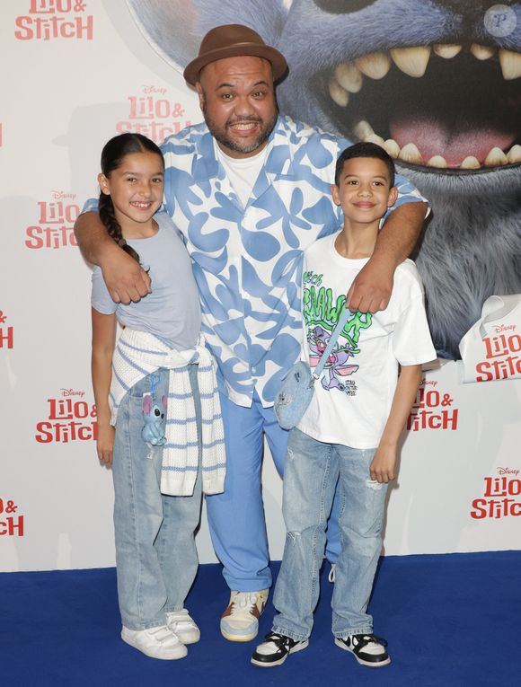 Raphal Yem et ses enfants - Photocall de la première du film "Lilo & Stitch" au cinéma Le Grand Rex à Paris le 20 mai 2025. © Coadic Guirec/Bestimage