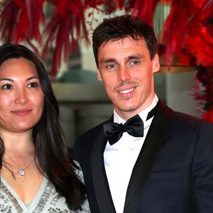 Louis Ducruet et sa femme Marie lors de la soirée de gala du Grand Prix de Formule 1 de Monaco à la salle des étoiles au Monte-Carlo Sporting à Monaco le 25 mai 2025.

© Claudia Albuquerque / Bestimage