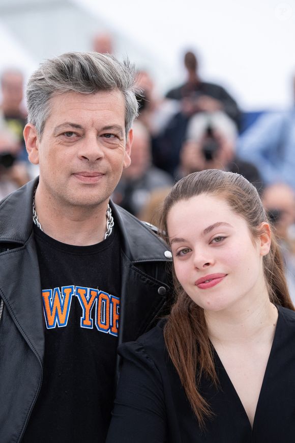 Benjamin Biolay et Anna Biolay assistent au Photocall Rosalie dans le cadre du 76e Festival de Cannes à Cannes, France, le 18 mai 2023. Photo par Aurore Marechal/ABACAPRESS.COM