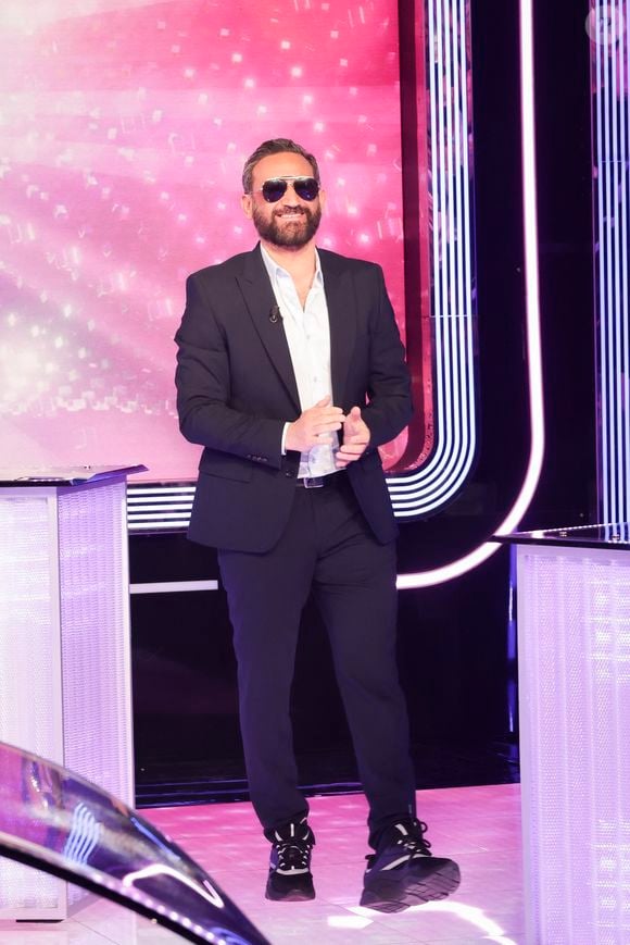 Exclusif - Cyril Hanouna, sur le plateau de l’émission « TPMP » présentée par C.Hanouna et diffusée en direct sur Youtube et sur toutes les box (SFR, FREE, MyCanal etc), Paris, France, le 04 mars 2025. © Jack Tribeca / Bestimage