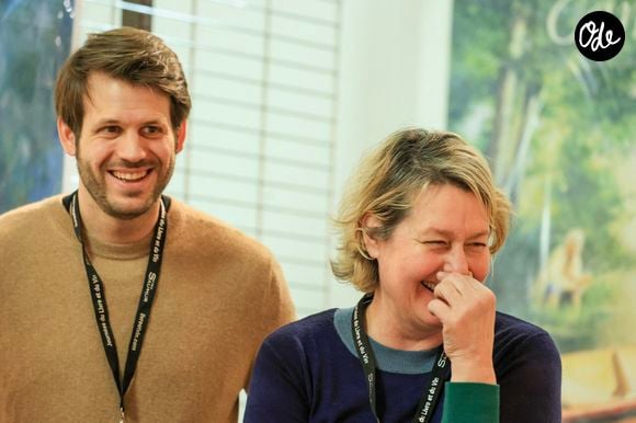 Luana Belmondo et son fils Alessandro lors des Journées du livre et du vin à Saumur (Maine et Loire) le 6 avril 2025. © Laeticia Notariani/Bestimage
