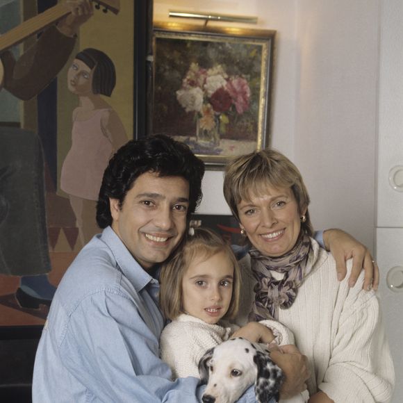 En Belgique, chez lui près de Liège, rendez-vous avec Frédéric FRANÇOIS, sa femme Monique, leur fille Victoria et leur chien. Le 13 avril 1995
© Bruno Schneider via Bestimage