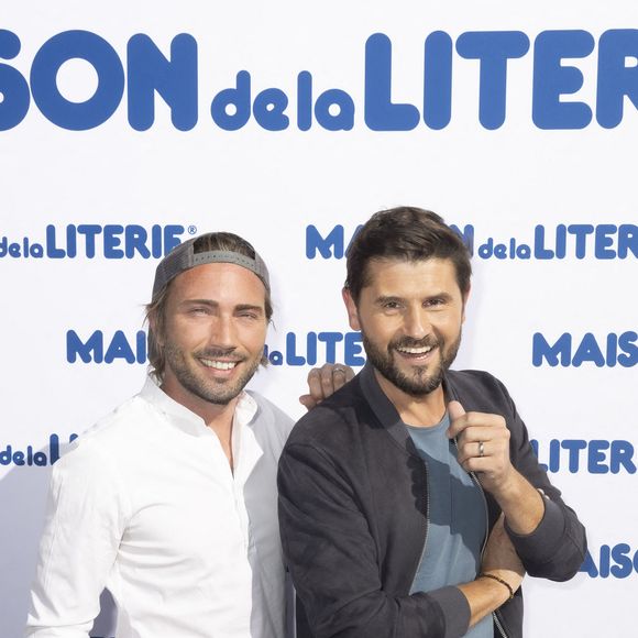 Ghislain Gerin et son mari Christophe Beaugrand - Festival des Livres et des Artistes organisé par l'association "Lecture pour Tous" engagée dans la lutte contre l'illettrisme au Mail Branly à Paris le2 juillet 2022.
© Pierre Perusseau/ Jack Tribeca / Bestimage