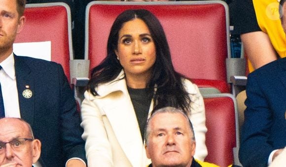 Meghan Markle a-t-elle copié une auteure de livres pour enfants ?

Le prince Harry et Meghan Markle assistent à la cérémonie d'ouverture des "Invictus Games Vancouver Whistler" au Canada Backgrid USA / Bestimage