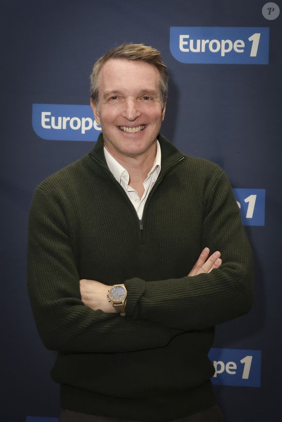 Elle a fondé sa propre marque, Rowen Rose, qui propose des vêtements aux silhouettes mixtes.

Exclusif - Stéphane Rotenberg, lors de la 500 ème de Culture et Média sur Europe 1 en présence de nombreux invités, à Paris, France, le 23 janvier 2026. © Jack Tribeca/Bestimage