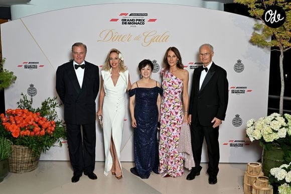 Le prince Charles et la princesse Camilla de Bourbon des Deux-Siciles, Stella Li, la princesse Antonella d'Orléans-Bourbon et le prince Alvaro d'Orléans-Bourbon lors du dîner de gala du Grand Prix de Formule 1 de Monaco 2026 en l'honneur du vainqueur Kimi Antonelli, dans la Salle des Étoiles du Sporting de Monaco, le 7 juin 2026.  © Bruno Bebert / Bestimage