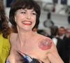 Le journal belge "Le Soir" révélait : "La chanteuse étant dans l'incapacité de régler les dettes, ce domaine n’aura coûté que 114 000 Francs (soit 17 400 € NDLR) à son nouveau propriétaire."
Lio arrive à la projection de 'You Will Meet A Tall Dark Stranger' présenté hors compétition lors du 63ème Festival de Cannes à Cannes, sud de la France le 15 mai 2010. Photo par Hahn-Nebinger-Orban/ABACAPRESS.COM