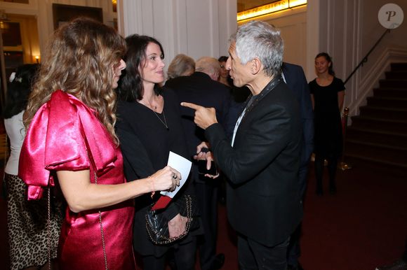 Fidèle acolyte de Nagui, Magali Ripoll est la choriste de l’émission depuis 2007.

Magali Ripoll, Laetitia Fourcade et Nagui (président de la soirée) à la soirée de gala Enfance Majuscule à Salle Gaveau à Paris le 7 octobre 2024. 
© Bertrand Rindoff / Bestimage