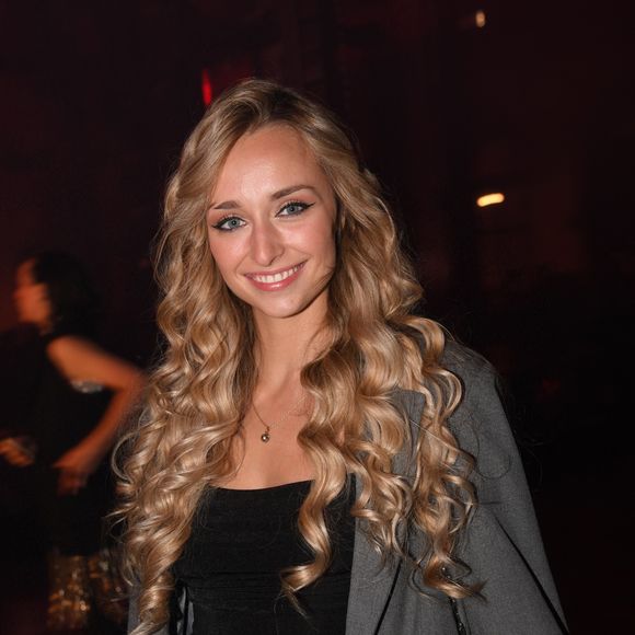 Emma Smet - People à la soirée Calzedonia "Calzedomania" au Palais Brongniart à Paris pendant la fashion week femme printemps/été 2023 le 26 septembre 2022.

© Rachid Bellak / Bestimage