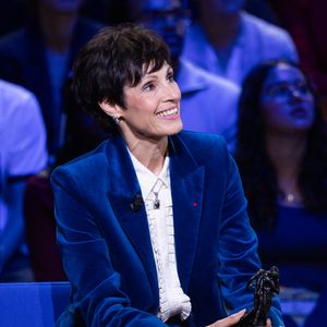 Marie Claude Pietragalla lors de l'enregistrement de l'émission "La Boîte à secrets", présentée par Faustine Bollaert et diffusée le 17 octobre sur France 3, dans les studios du Lendit à Saint-Denis, France, le 23 septembre 2025.

© Cyril Moreau/Bestimage