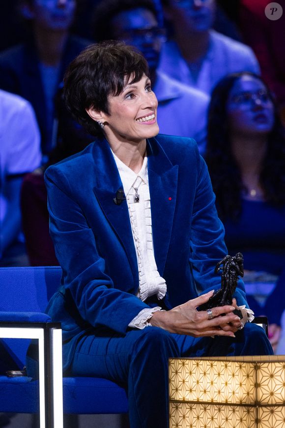 Marie Claude Pietragalla lors de l'enregistrement de l'émission "La Boîte à secrets", présentée par Faustine Bollaert et diffusée le 17 octobre sur France 3, dans les studios du Lendit à Saint-Denis, France, le 23 septembre 2025.

© Cyril Moreau/Bestimage