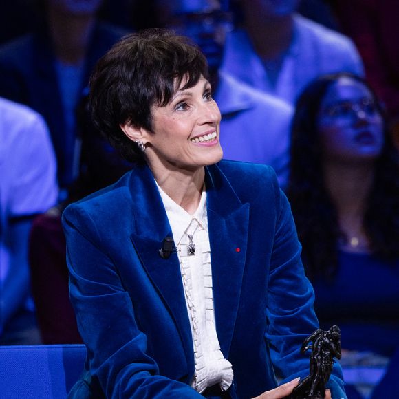 Marie Claude Pietragalla lors de l'enregistrement de l'émission "La Boîte à secrets", présentée par Faustine Bollaert et diffusée le 17 octobre sur France 3, dans les studios du Lendit à Saint-Denis, France, le 23 septembre 2025.

© Cyril Moreau/Bestimage