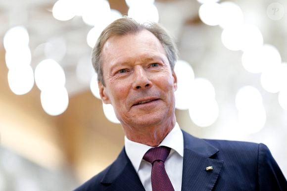 Henri, grand-duc de Luxembourg, entrant dans le Livre d'Or de la ville de Cologne le 21 septembre 2024. © Action Press / Bestimage