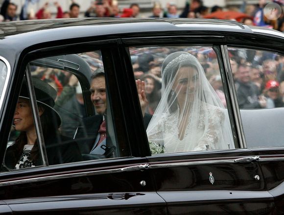 Archive - Catherine (Kate) Middleton, princesse de Galles et son père Michael Middleton, lors de son mariage avec William en 2011
©Backgrid USA / Bestimage