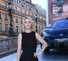 Présente au lancement de la marque de voitures électriques Denza par BYD à l'Opéra Garnier à Paris, Alice Taglioni est apparue avec un look chic et décontracté associant une robe noire à des santiags et à un petit sac en cuir de la marque Soeur (au prix de 195 euros). 

Alice Taglioni au lancement de la marque de voitures électriques Denza par BYD à l'Opéra Garnier à Paris
© Rachid Bellak / Bestimage