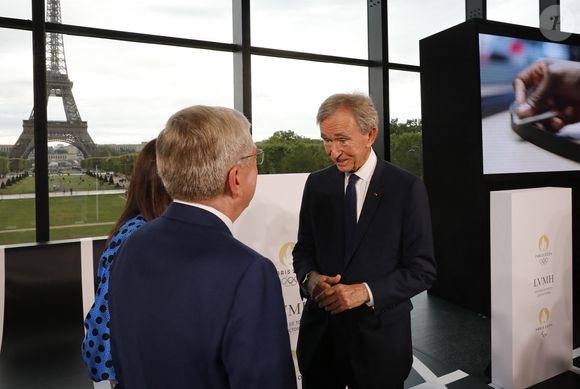 Bernard Arnault, Thomas Bach, président exécutif du Comité international olympique (CIO) - LVMH devient Partenaire Premium des Jeux Olympiques et Paralympiques de Paris 2024 et apportera son excellence créative et ses savoir-faire aux différents temps forts de célébration des Jeux Olympiques et Paralympiques de Paris 2024 au Grand Palais Éphémère à Paris le 24 juillet 2023.© Marc Ausset-Lacroix/Bestimage